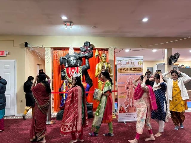 Sri: Ra:ma Paaduka Aaradhana — Ayodhya Prathishtta