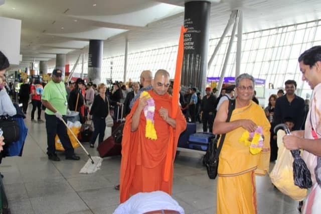 HH Sri Chinna Jeeyar Swa:mi:ji's Arrival in the USA
