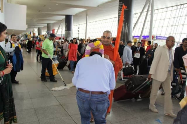 HH Sri Chinna Jeeyar Swa:mi:ji's Arrival in the USA